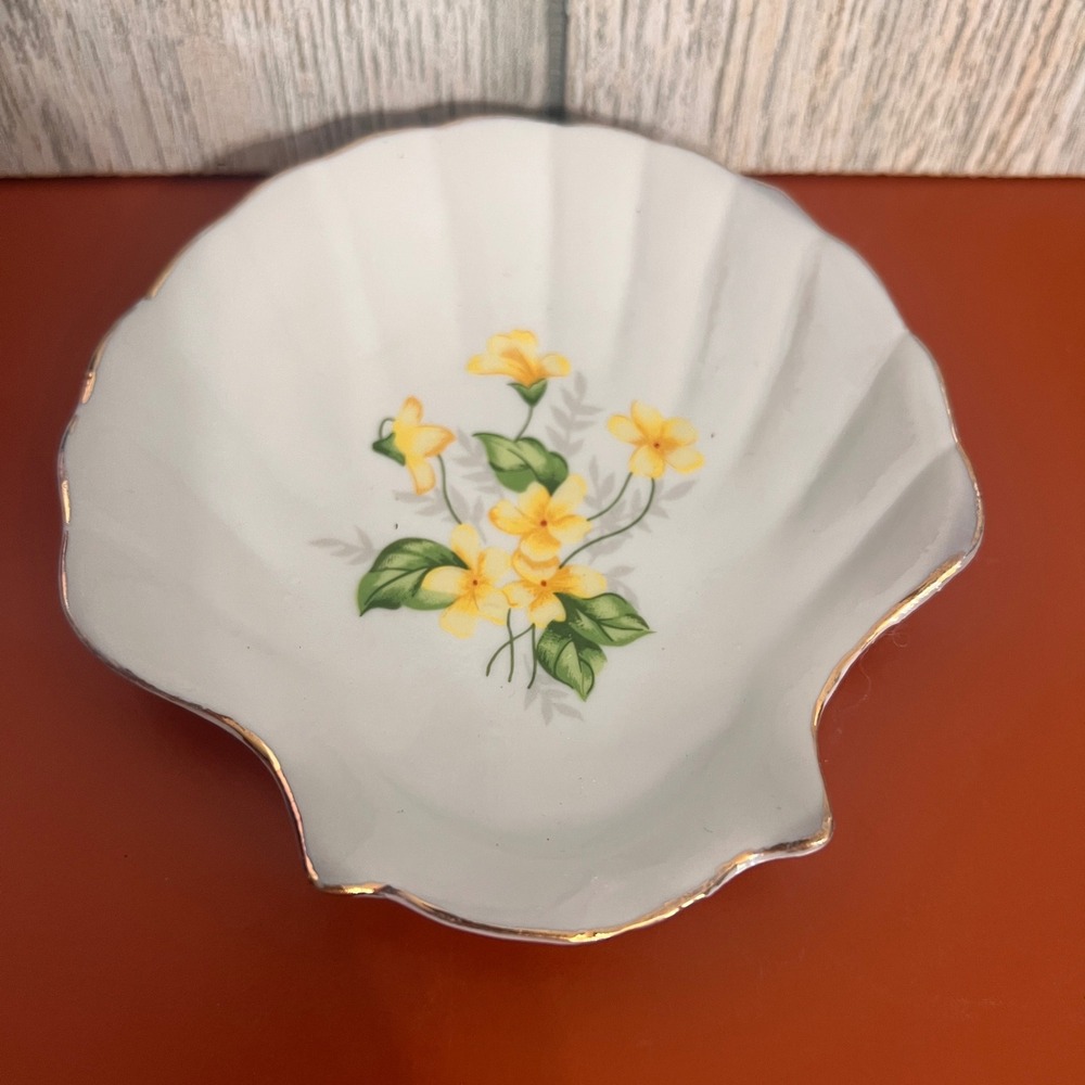 Vintage Porcelain Scallop Shell Trinket Dish Yellow Floral Gold Rim Ring Holder